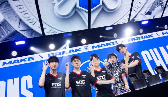 他是球队的 他是球队的